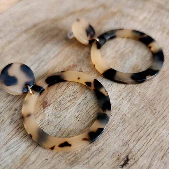 Bundle and Save- New Tortoise Shell Acrylic Hoop Statement Earrings. Minimalist - Picture 1 of 4